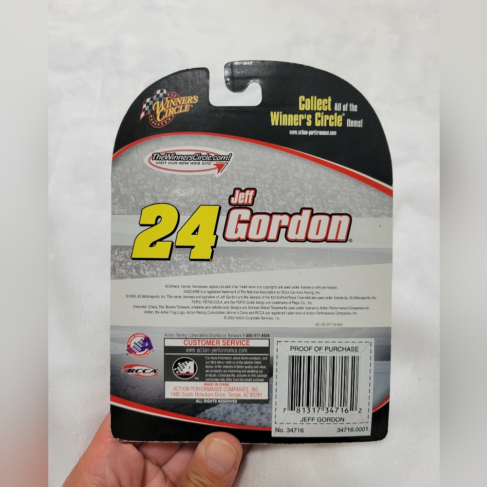 Nascar #24 Jeff Gordon 2005 Schedule Hood and Car - Picture 2 of 2